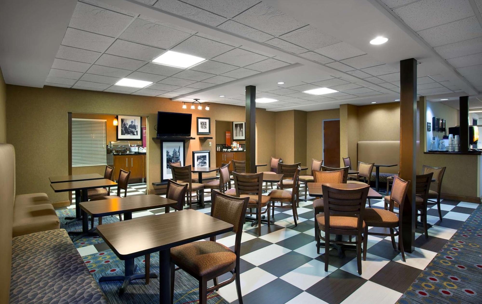 Hampton Inn Хелън Екстериор снимка